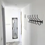 Luxurious 2br In Center With Internet * לרנקה