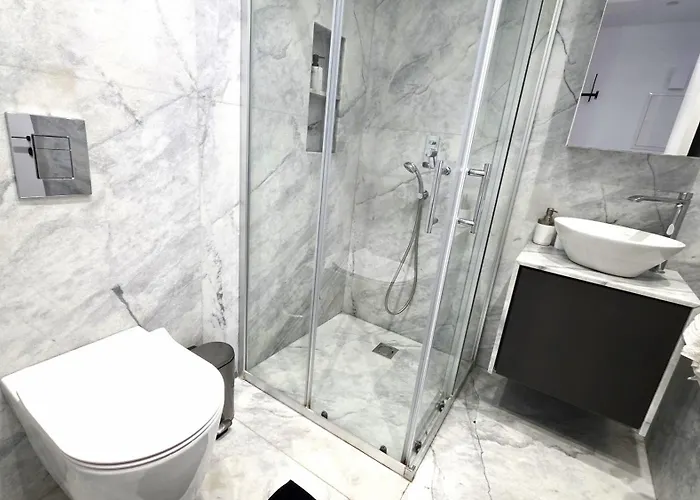 Luxurious 2br In Center With Internet アパート *