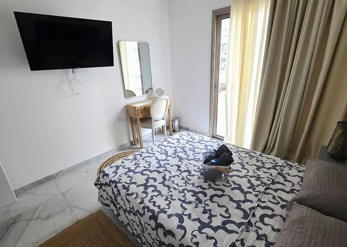Luxurious 2br In Center With Internet ラルナカ