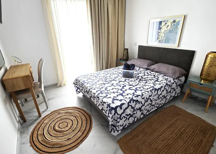 Luxurious 2br In Center With Internet アパート