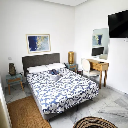 Apartment Luxurious 2br In Center With Internet