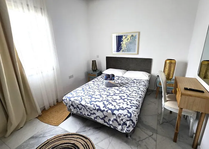 Luxurious 2br In Center With Internet Апартаменти Ларнака